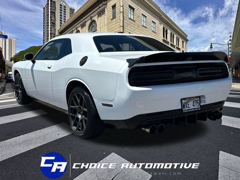 Used 2018 Dodge Challenger R/T RWD image 5