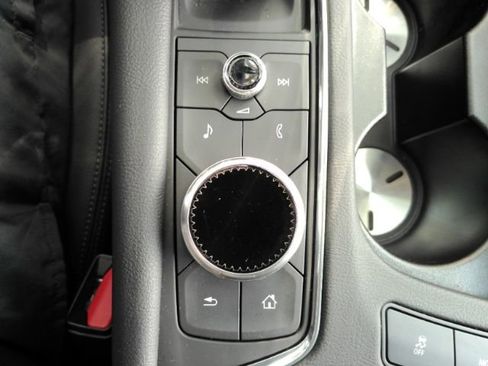 Used 2025 Cadillac XT6 Luxury FWD image 49