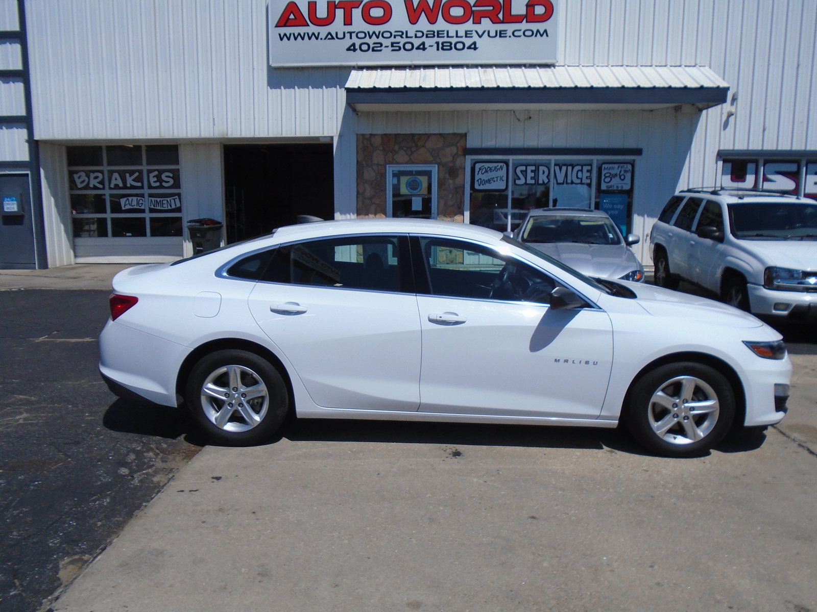 Used 2023 Chevrolet Malibu LS FWD image 1