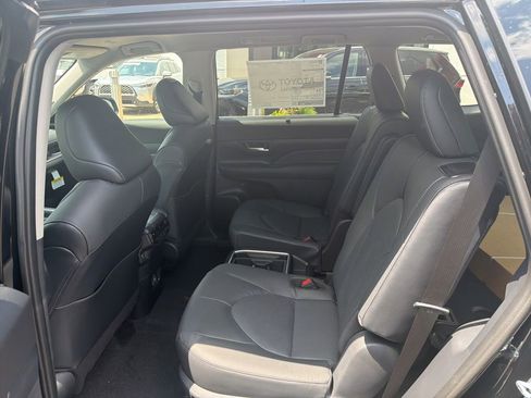 New 2026 Toyota Grand Highlander FWD image 14