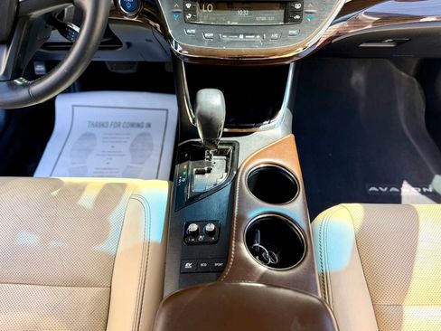Used 2015 Toyota Avalon Limited FWD image 16