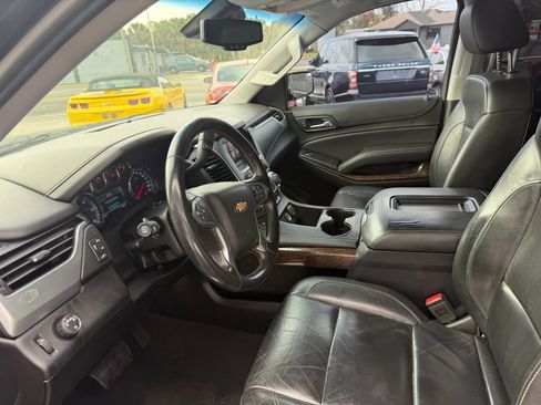 Used 2019 Chevrolet Suburban LT image 13