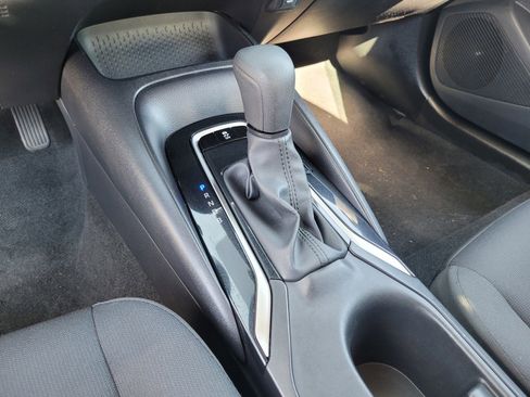 Used 2025 Toyota Corolla LE image 20