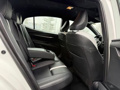 Used 2025 Toyota Camry SE image 10