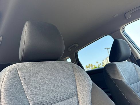 Used 2023 Nissan Rogue SV FWD image 18