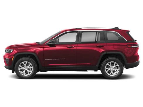 Used 2023 Jeep Grand Cherokee Laredo image 3