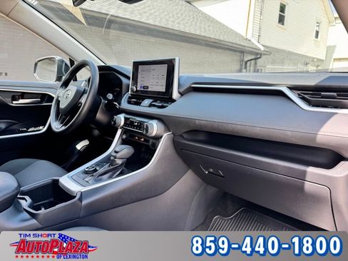 Used 2025 Toyota RAV4 XLE AWD/4WD image 50