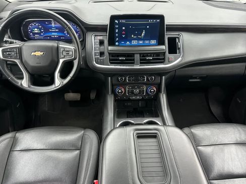 Used 2023 Chevrolet Suburban LT image 4