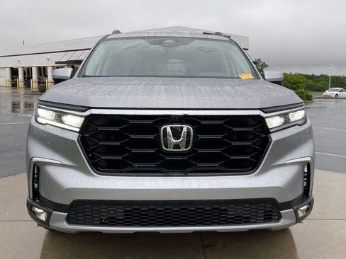 Used 2025 Honda Pilot Elite image 2