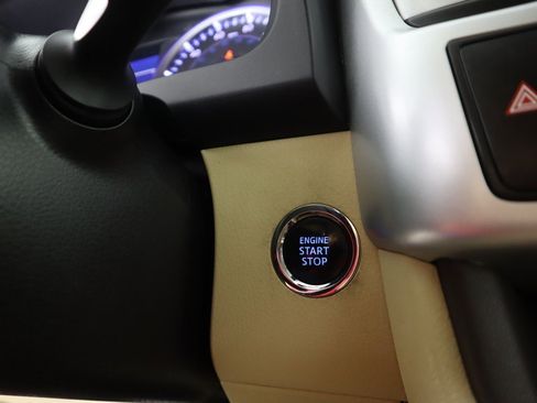 Used 2018 Toyota Highlander XLE image 41