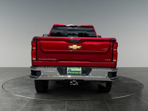 Used 2025 Chevrolet Silverado 2500 LTZ w/ LTZ Convenience Package AWD/4WD image 8