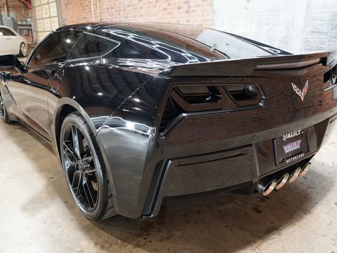 Used 2018 Chevrolet Corvette Stingray Coupe w/ Battery Protection Package image 17