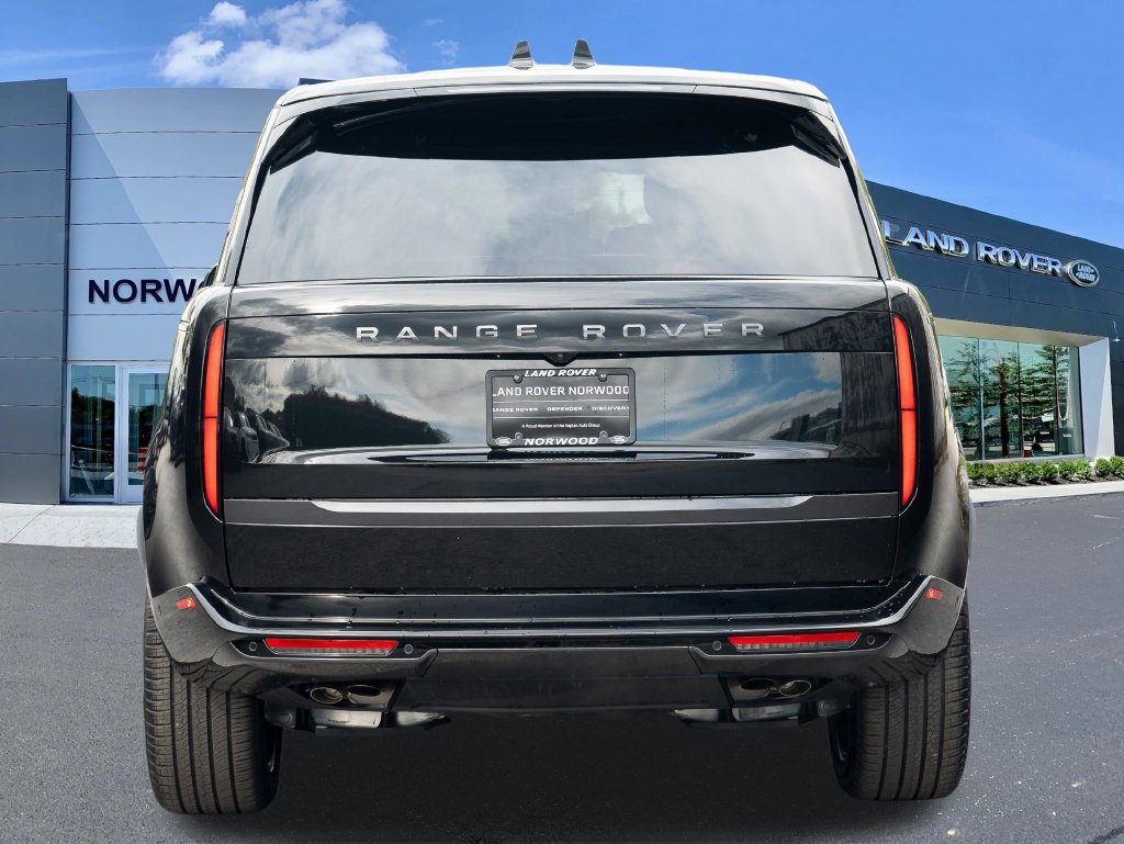 New 2027 Land Rover Range Rover Long Wheelbase SE AWD/4WD image 5