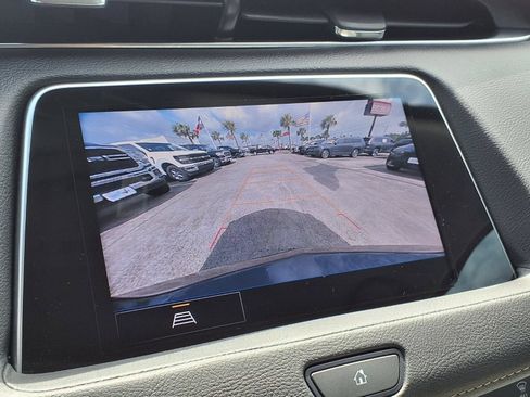 Used 2022 Cadillac XT4 Luxury FWD image 14