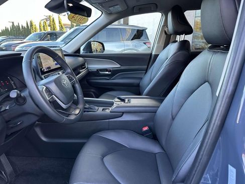 Used 2024 Toyota Grand Highlander Limited image 16