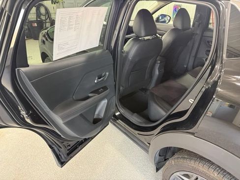 Used 2025 Nissan Kicks SR AWD/4WD image 16