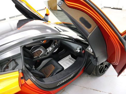 Used 2012 McLaren MP4-12C Coupe RWD image 25
