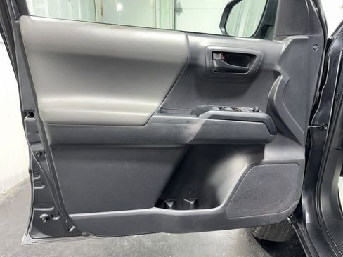 Used 2023 Toyota Tacoma SR AWD/4WD image 17