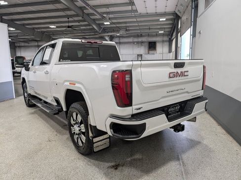 Used 2025 GMC Sierra 3500 Denali AWD/4WD image 5