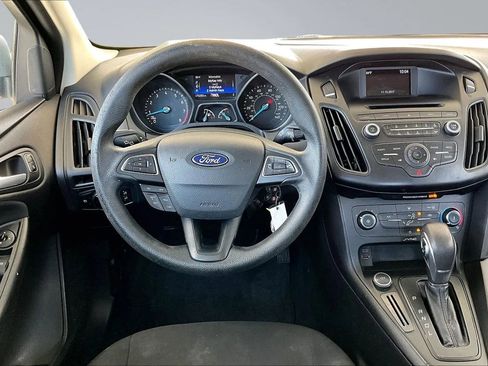 Used 2017 Ford Focus SE FWD image 8