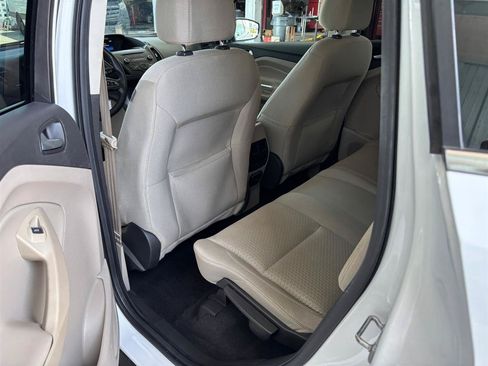 Used 2017 Ford Escape SE w/ SE Cold Weather Package FWD image 11