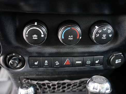 Used 2012 Jeep Wrangler Sahara w/ Dual Top Group image 24