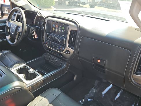 Used 2016 GMC Sierra 2500 Denali w/ Duramax Plus Package AWD/4WD image 26