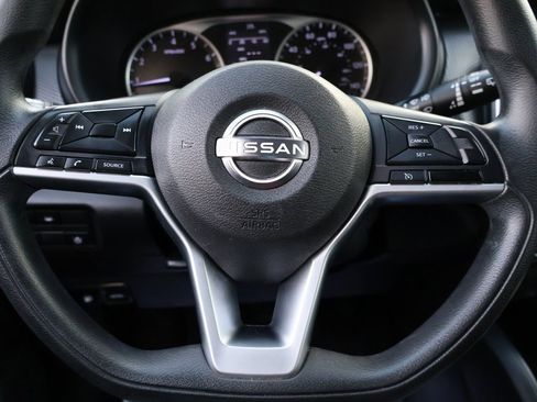 Used 2022 Nissan Kicks S image 33