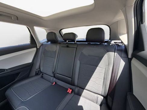 New 2026 Volkswagen Taos SE AWD/4WD image 12
