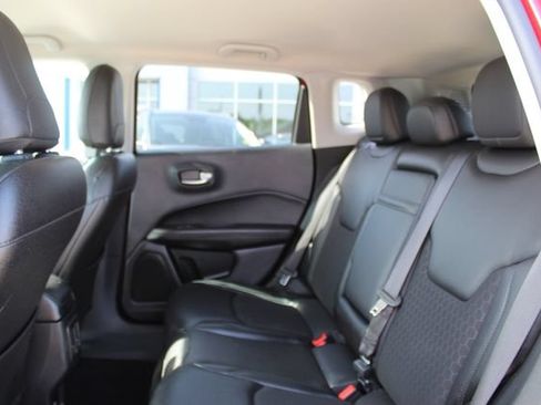 Used 2018 Jeep Compass Latitude FWD image 25