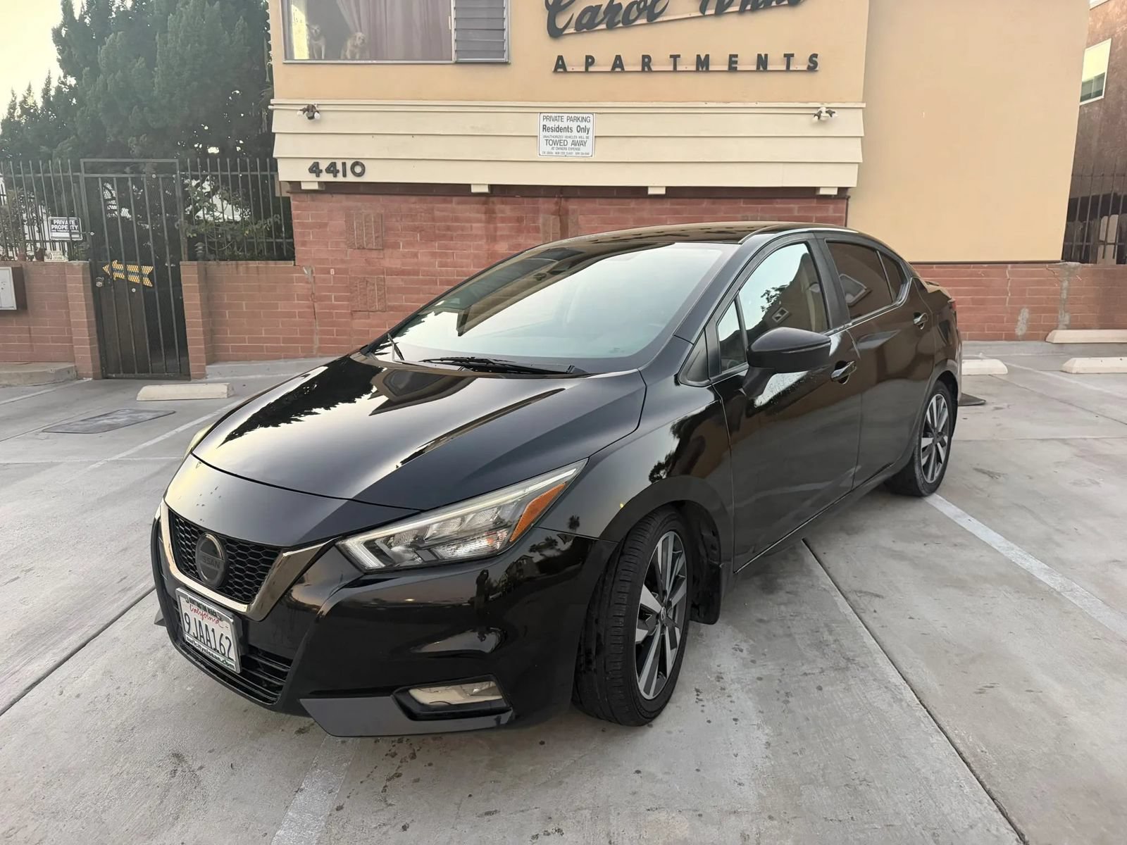 Used 2020 Nissan Versa SR FWD image 4