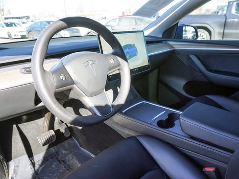 Used 2023 Tesla Model Y Long Range image 27