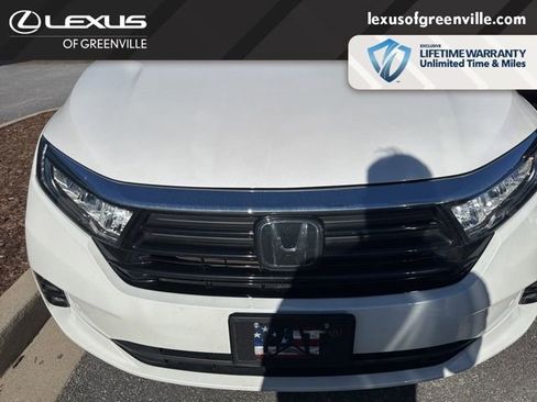 Used 2023 Honda Odyssey Elite image 3