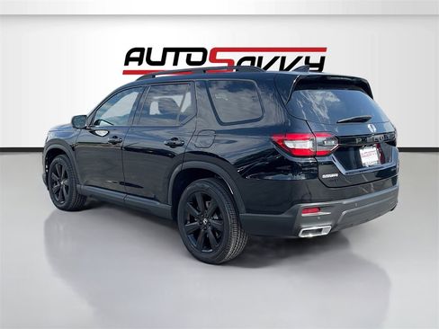 Used 2025 Honda Pilot Black Edition image 5