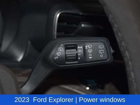 Used 2023 Ford Explorer Platinum w/ Premium Technology Package RWD image 12