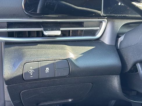 Used 2025 Hyundai Elantra SEL image 15