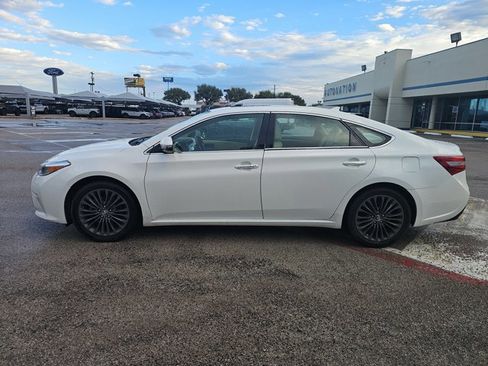 Used 2016 Toyota Avalon Limited w/ Toyota Safety Sense Package image 2