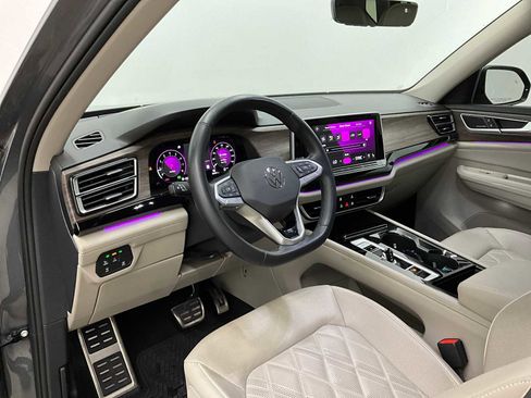 Used 2024 Volkswagen Atlas SEL Premium R-Line image 18