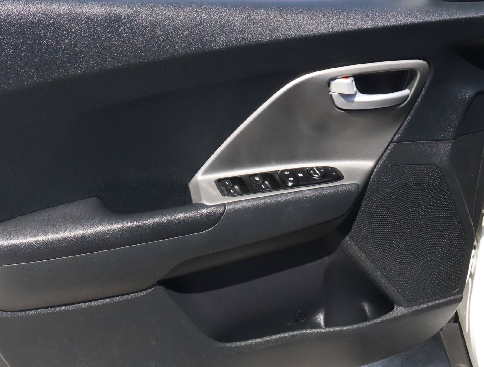 Used 2021 Kia Niro LX FWD image 13
