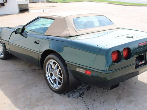 Used 1996 Chevrolet Corvette Convertible RWD image 28