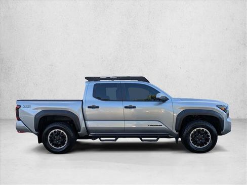 Used 2024 Toyota Tacoma TRD Off-Road w/ TRD Off Road Premium Package AWD/4WD image 4