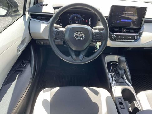 Used 2026 Toyota Corolla LE FWD image 12