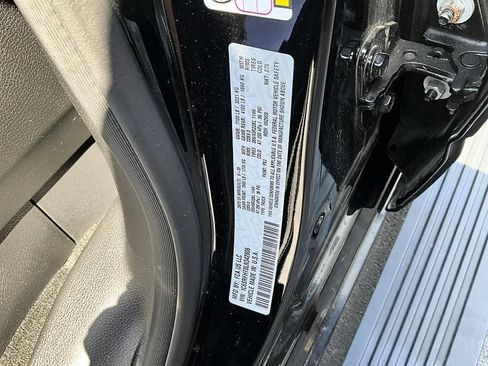 Used 2020 RAM 1500 Limited w/ Black Appearance Package AWD/4WD image 39