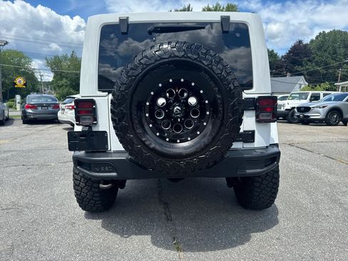 Used 2018 Jeep Wrangler Unlimited Sport AWD/4WD image 11