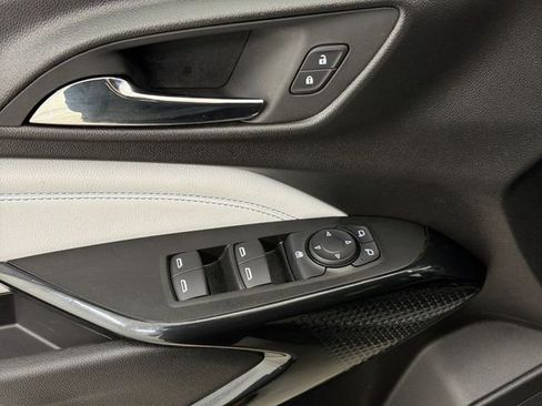 Used 2025 Chevrolet Trax LT w/ LT Convenience Package image 20