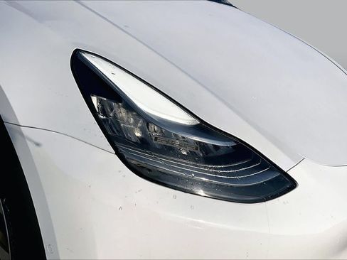 Used 2021 Tesla Model Y Long Range AWD/4WD image 25