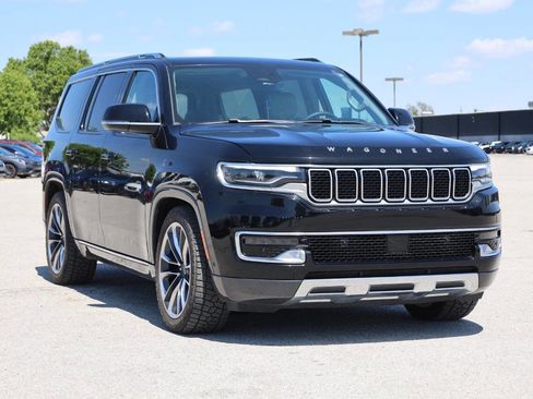 Used 2022 Jeep Wagoneer Series III w/ Premium Group I AWD/4WD image 4