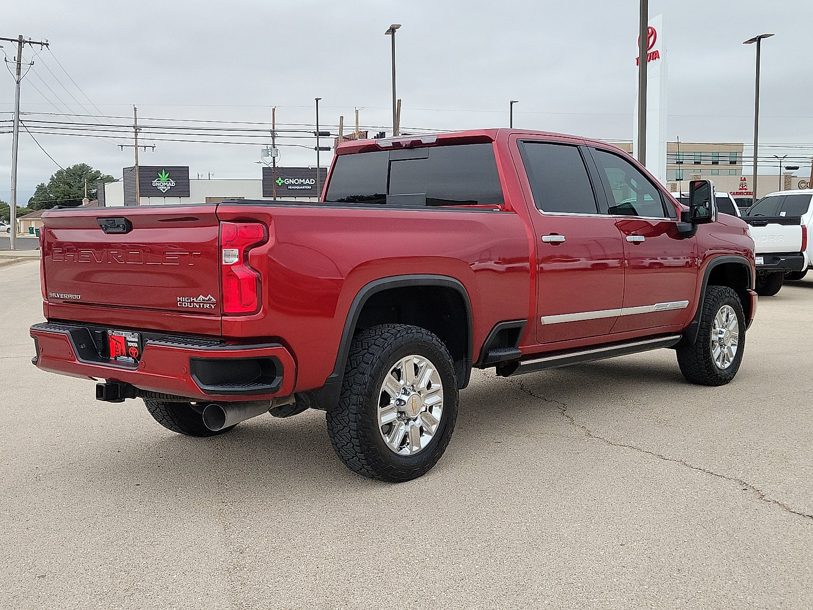 Used 2024 Chevrolet Silverado 3500 High Country w/ High Country Premium Package AWD/4WD image 4