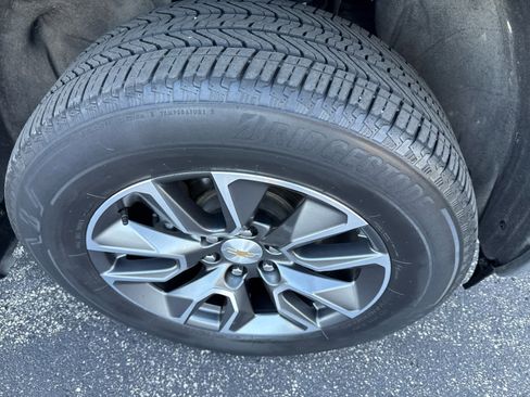 Used 2023 Chevrolet Silverado 1500 LT AWD/4WD image 14