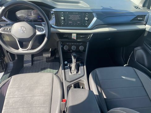 Certified 2023 Volkswagen Taos SE w/ Panoramic Sunroof Package FWD image 10